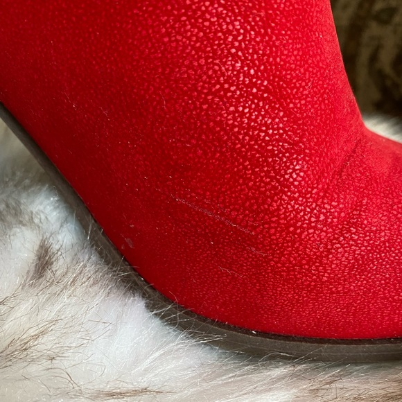 Journee Ankle boots. The perfect Red. New. Worn once. Size 7. Original box. - Picture 9 of 10